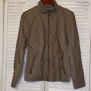 NWT Sebby Collection Tan Tailored Faux Leather Breathable Side Panels Size L